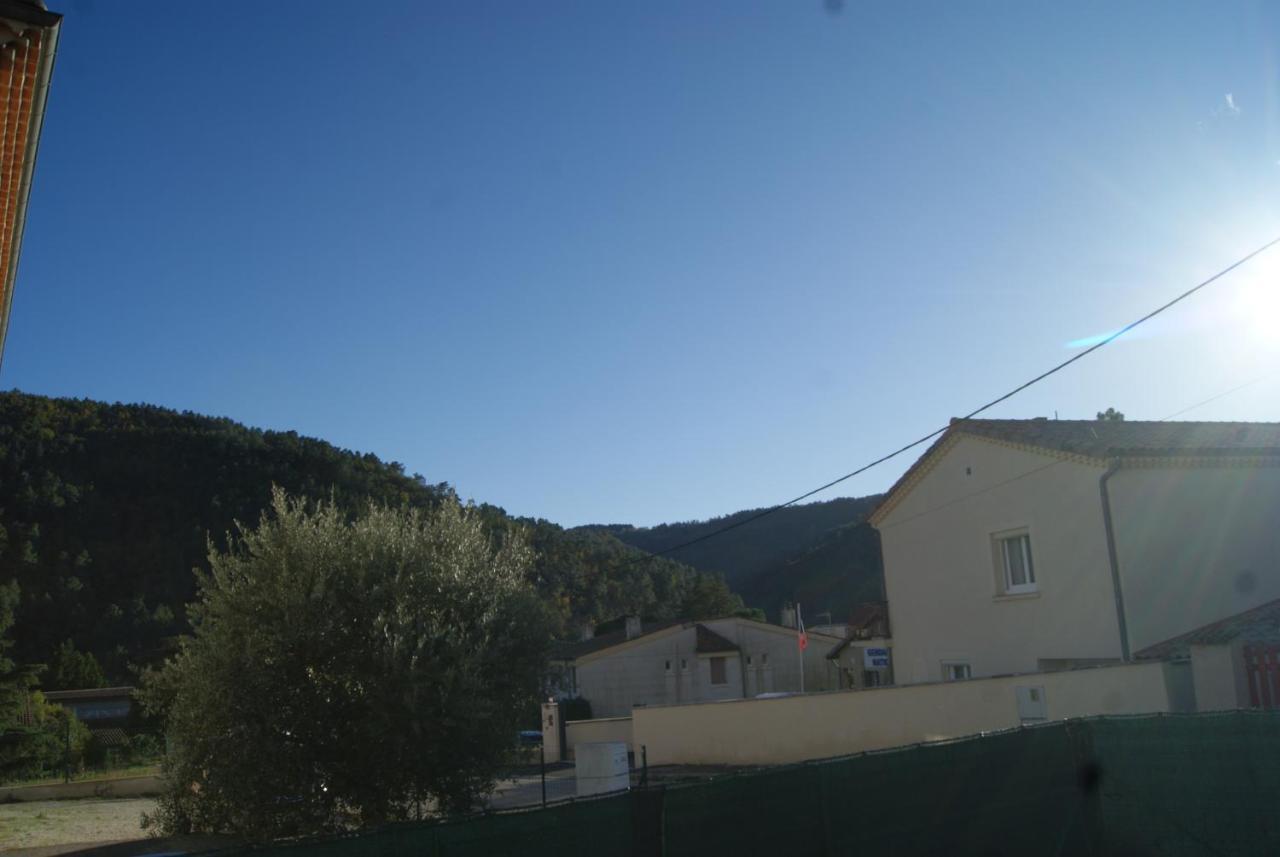 Gite La Dolce Vita Les Ollieres-sur-Eyrieux Bagian luar foto